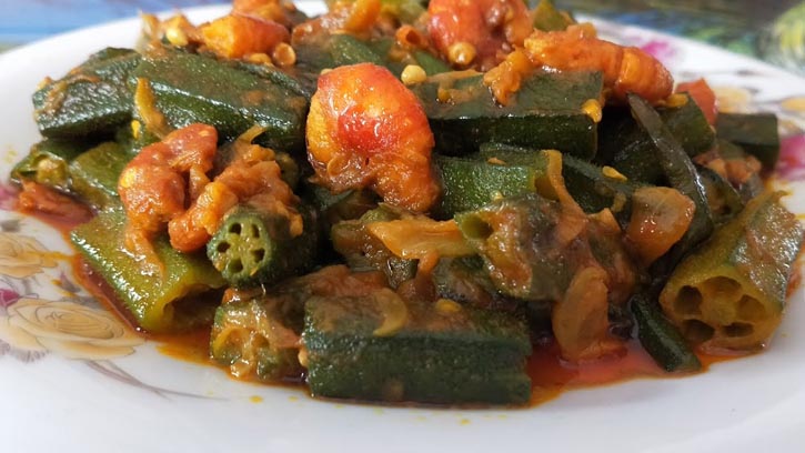 ঘরোয়া মশলায় জিভে জল আনা ‘মাসালা ভেন্ডি চিংড়ি’