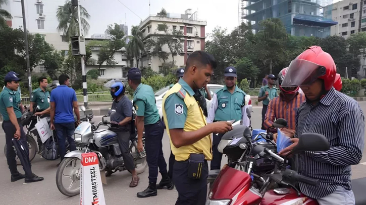 ট্রাফিক আইন ভাঙলেই শাস্তি, ১২ পয়েন্টে ড্রাইভিং লাইসেন্স বাতিল