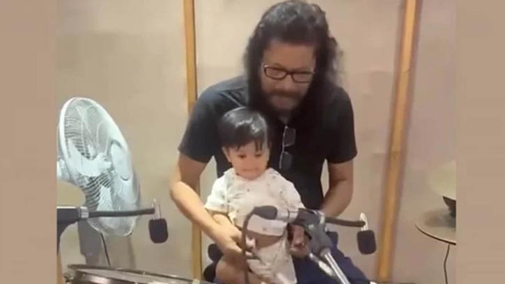 ড্রাম শেখাতে ব্যস্ত জেমস, ছোট্ট ছেলের ভিডিওতে উচ্ছ্বাস