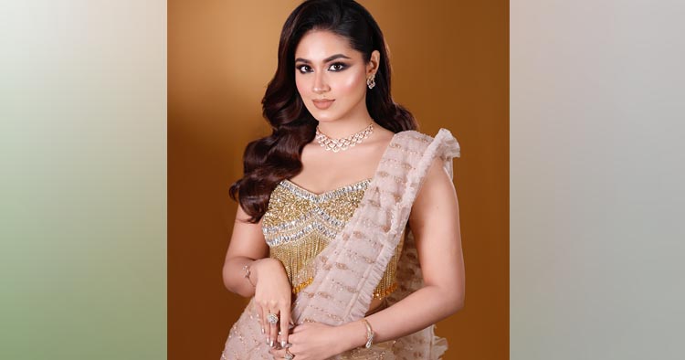 পারফিউম লেয়ারিংয়ের মজা: তাসনিয়া ফারিণ