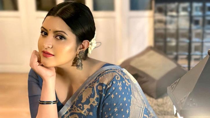মাতৃত্বের আবেশে মা দিবস কাটালেন পরীমণি