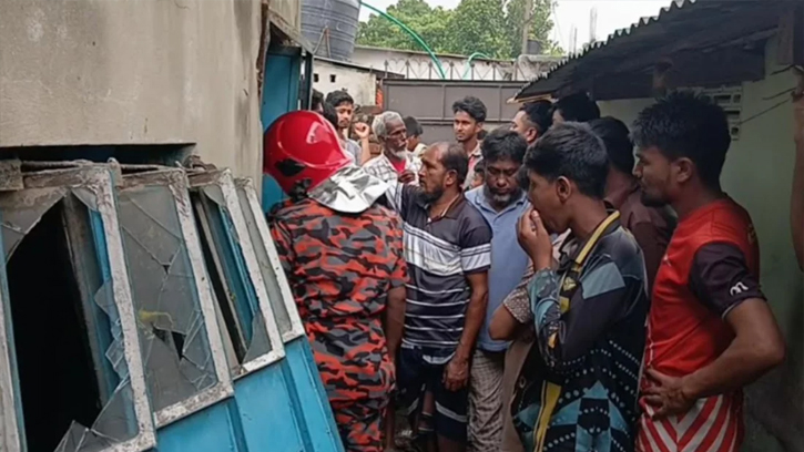 নারায়ণগঞ্জে গ্যাস বিস্ফোরণ, একই পরিবারের ৪ জন দগ্ধ