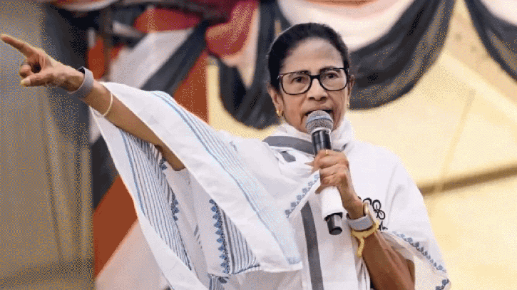 পশ্চিমবঙ্গে বুলডোজার রাজনীতি চলবে না: মমতা