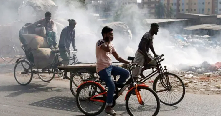বায়ুদূষণের শীর্ষে দিল্লি, ঢাকার বায়ু কিছুটা উন্নতি