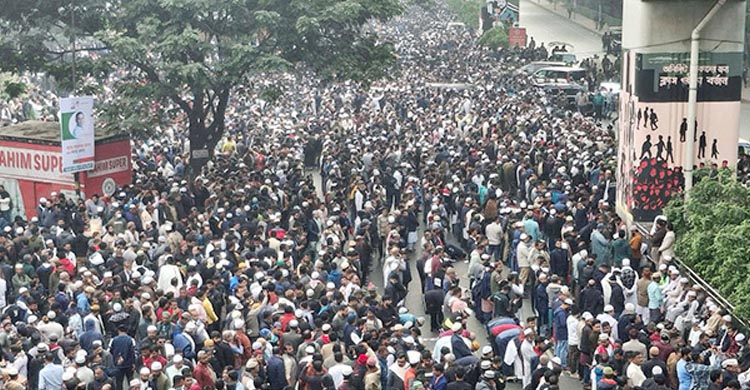 মানিক মিয়া অ্যাভিনিউতে মানুষের সমাগম