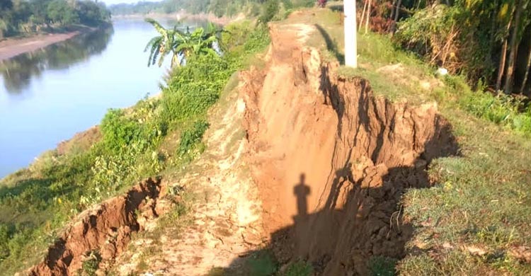 রাজনগরে মনু নদের আকস্মিক বাঁধে ভাঙ্গন