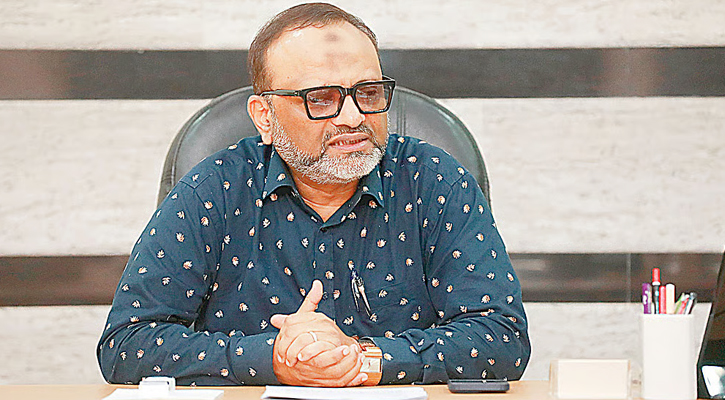 দায়িত্ব ছেড়ে সব বলে দেব, ঢাবি ভিসির হুমকি