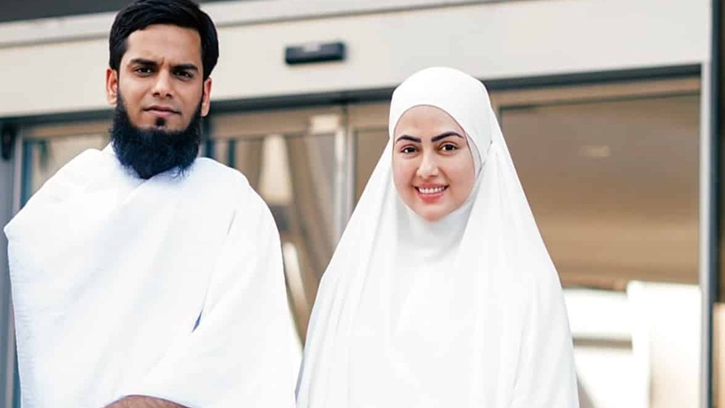 সানা খানের জীবন পরিবর্তনের পেছনের গল্প