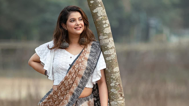 দায়িত্বশীল স্বামী পেয়ে কৃতজ্ঞ শবনম ফারিয়া
