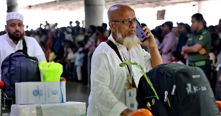 হজ শেষে দেশে ফিরেছেন ৬৪ হাজারের বেশি হাজি, মৃত্যুবরণ করেছেন ৫৪ জন