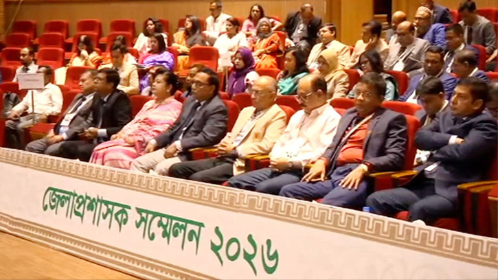 ১০ হাজার অস্ত্র উদ্ধারে ডিসিদের কঠোর নির্দেশ