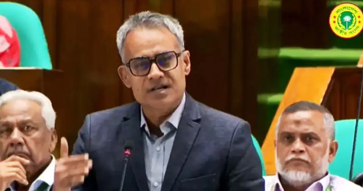 ২০৩০ সালের মধ্যে চট্টগ্রাম বন্দরের জট কাটার আশা নৌমন্ত্রীর