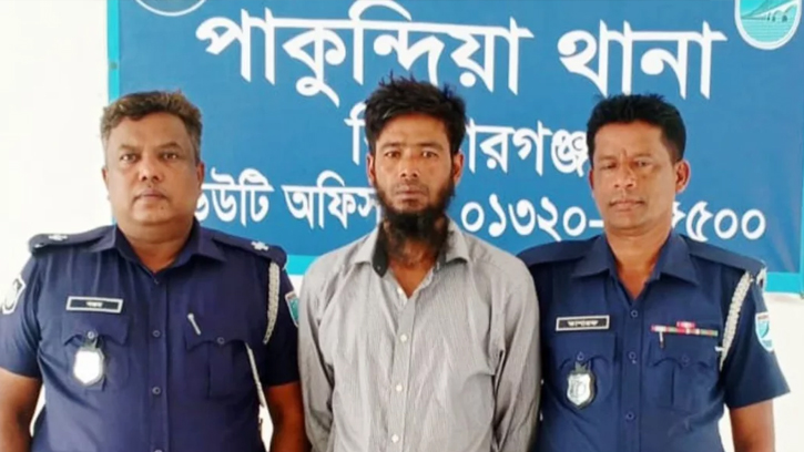 দীর্ঘ ২৬ বছর পলাতক থাকার পর মৃত্যুদণ্ডপ্রাপ্ত আসামি আটক