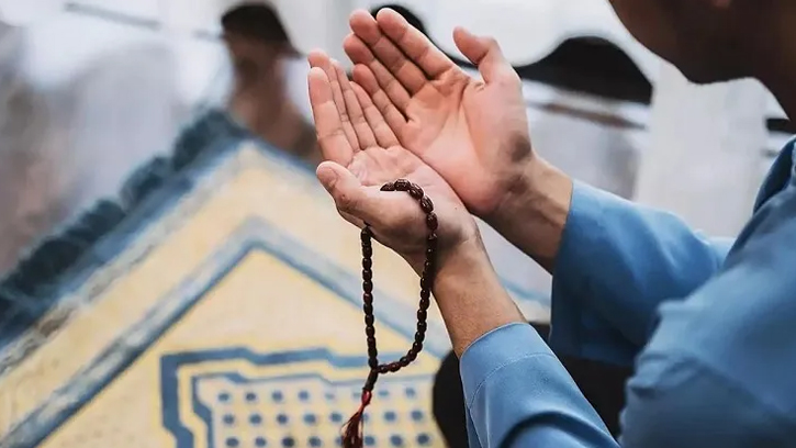 ৭০ বিপদ থেকে সুরক্ষার জন্য রাতে পড়ুন দোয়া