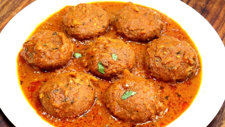 মাছ-মাংসকে হার মানাবে ‘কাঁচা কলার কোফতা’