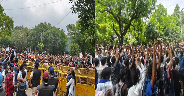 ‘স্বৈরাচার হেরেছে’ স্লোগানে মুখর দিল্লি, শিক্ষামন্ত্রীর পদত্যাগে উচ্ছ্বাস
