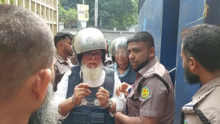 “এই গরমে মরেই যাবো”—বুলেটপ্রুফ জ্যাকেটে সালমান এফ রহমান